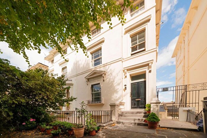 1 Bedroom Flat For Sale In Blomfield Road, Little Venice, W9
