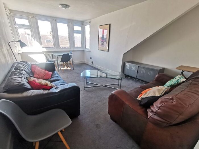4 Bedroom Flat To Rent In Heaton Park Road, Heaton, Newcastle Upon Tyne, NE6
