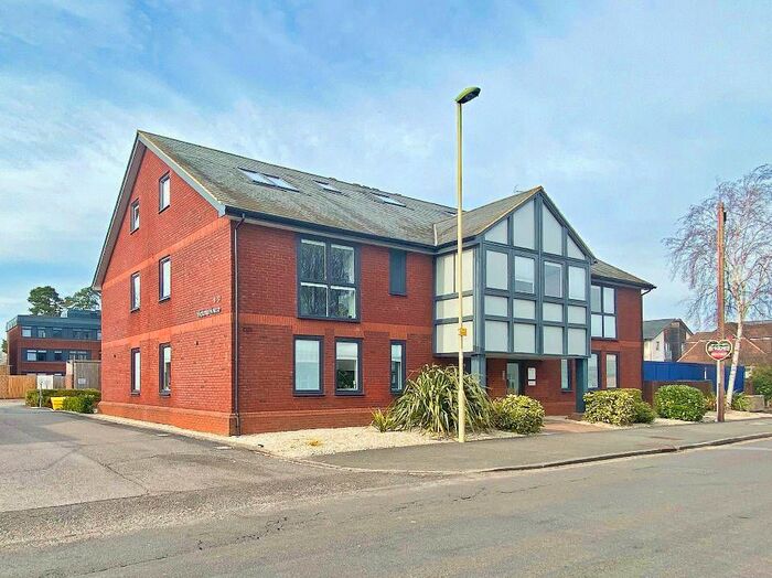 1 Bedroom Flat To Rent In Albert Street, Fleet, GU51