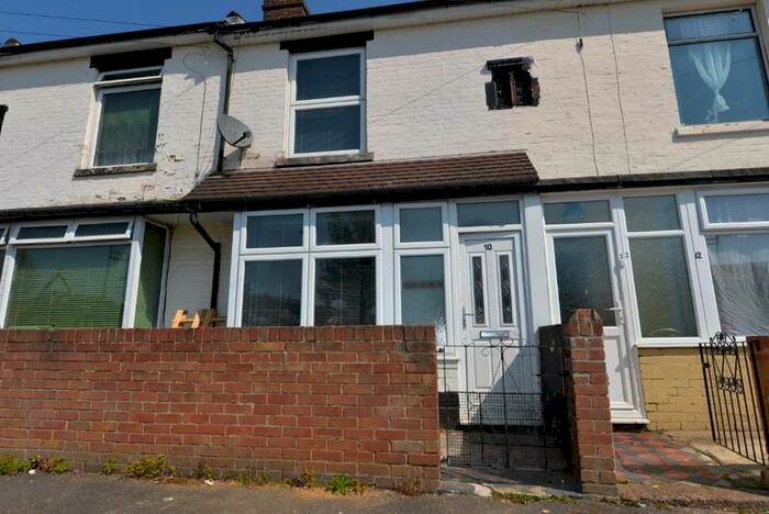 2 Bedroom House To Rent In Augustine Road Southampton, SO14