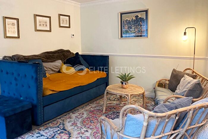 2 Bedroom Flat To Rent In Durley Chine Road, Bournemouth, BH2