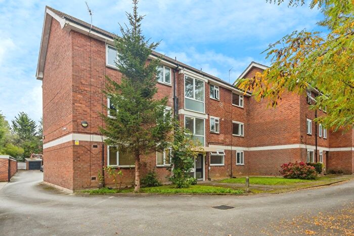 2 Bedroom Flat For Sale In Ashton Lane, Sale, Greater Manchester, M33