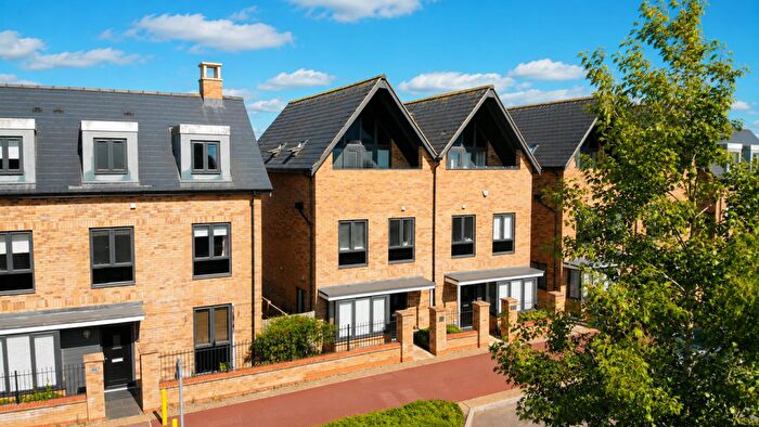 4 Bedroom Semi Detached House For Sale In Longhorn Drive, Whitehouse, Milton Keynes, MK8