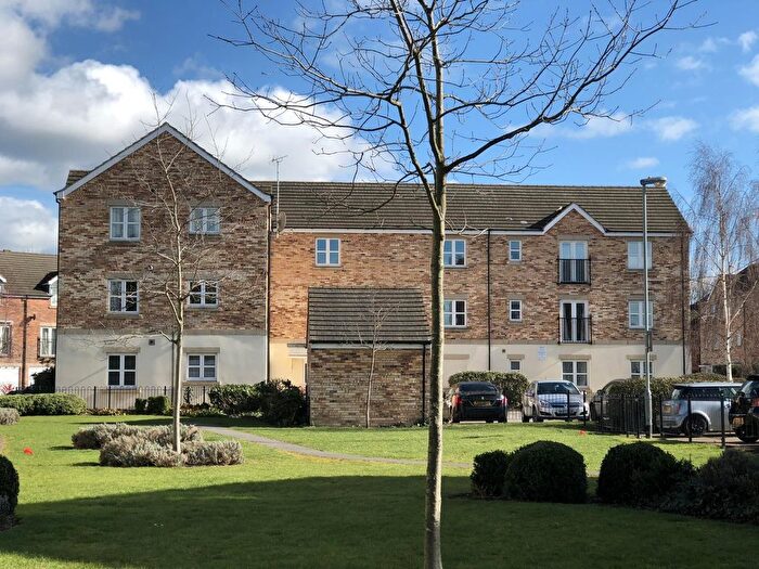 2 Bedroom Flat To Rent In Temple Court, Wakefield, West Yorkshire, WF1