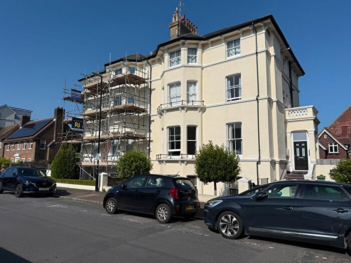 2 Bedroom Flat To Rent In Hardwick Road, Eastbourne, BN21