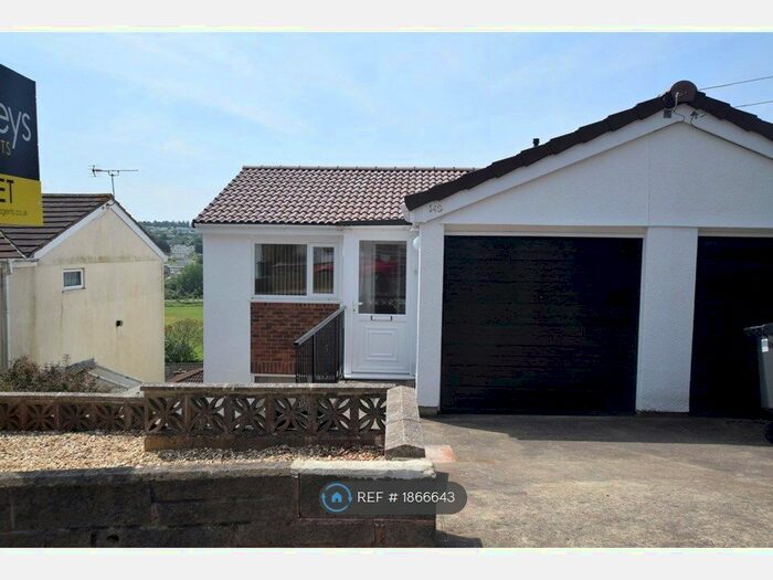 2 Bedroom Flat To Rent In Penwill Way, Paignton, TQ4