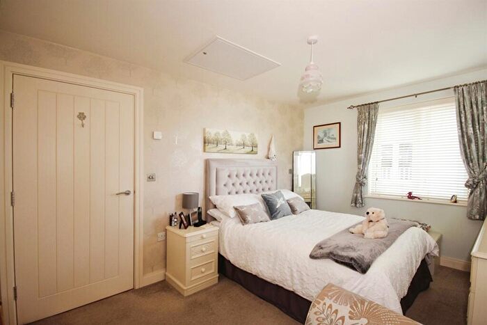 1 Bedroom Flat For Sale In Merlin Way, Warwick, CV34