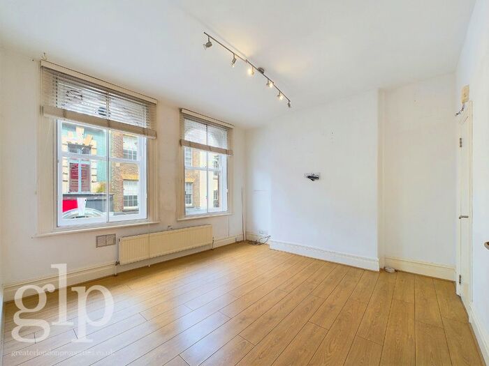 2 Bedroom Flat To Rent In Moor Street, London, W1D