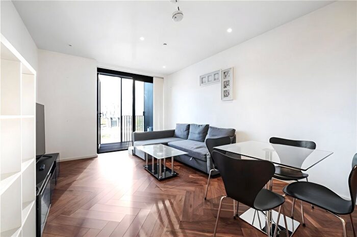 1 Bedroom Flat To Rent In Ambassador Building, New Union Square, London, SW8