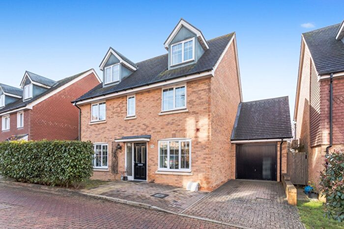 5 Bedroom Detached House For Sale In The Alders, Billingshurst, RH14