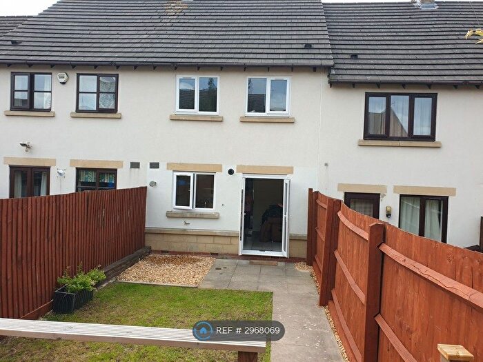 3 Bedroom Terraced House To Rent In Court View, Stonehouse, GL10