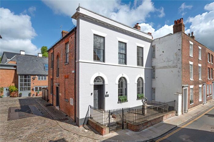 4 Bedroom End Of Terrace House For Sale In Stour Street, Canterbury, Kent, CT1
