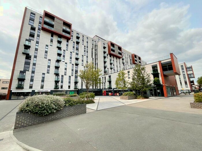 2 Bedroom Flat To Rent In Beaumont Court, - Victoria Avenue, Southend-On-Sea, SS2