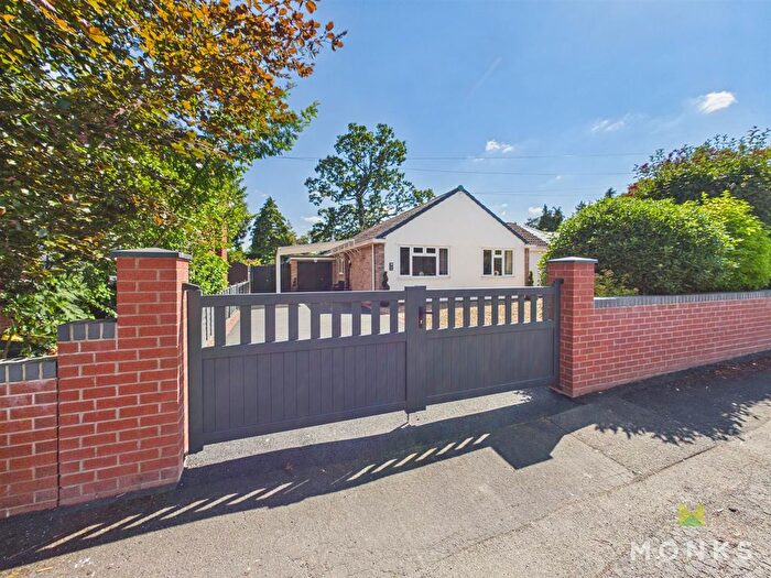 3 Bedroom Detached Bungalow For Sale In Hampton Close, Oswestry, SY11