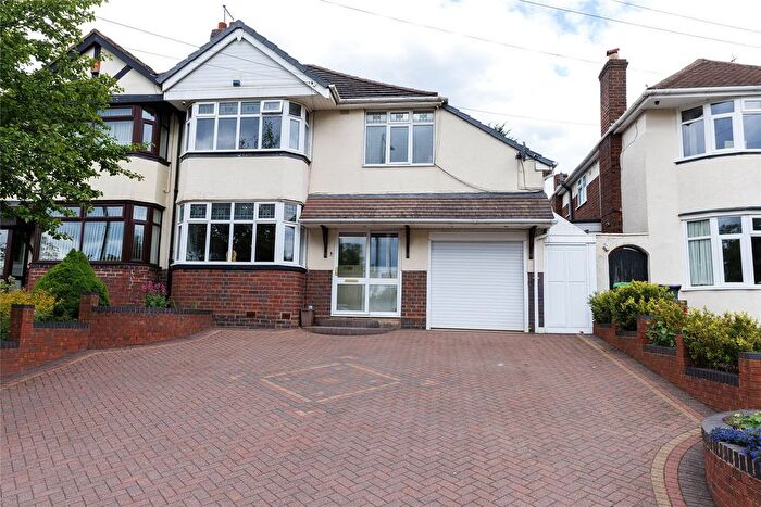 4 Bedroom Semi-Detached House For Sale In Wolverhampton Road, Oldbury, West Midlands, B68