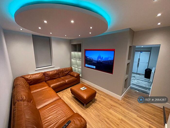 8 Bedroom Semi-Detached House To Rent In Gowan Terrace, Newcastle Upon Tyne, NE2
