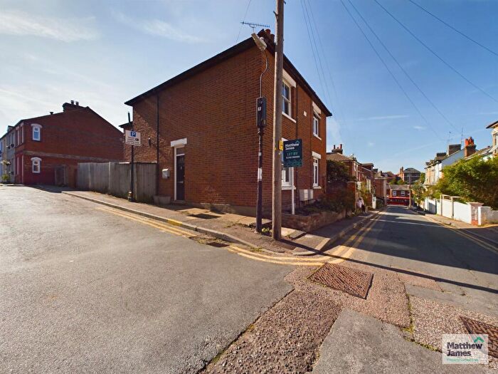2 Bedroom End Of Terrace House To Rent In Alexandra Road, Colchester, CO3