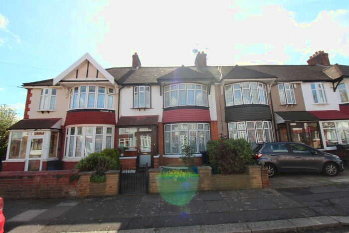 3 Bedroom Terraced House To Rent In Ashburton Avenue, Ilford, IG3