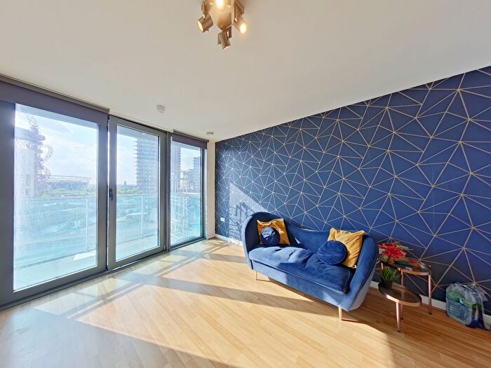 2 Bedroom Flat To Rent In Icona Point, Stratford, E15