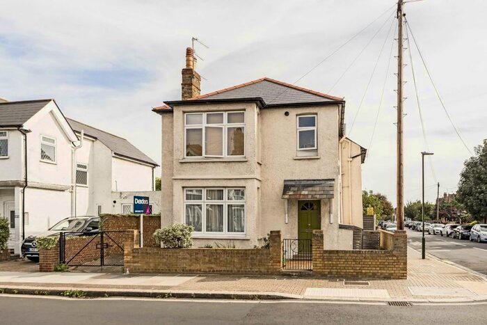 1 Bedroom Flat To Rent In Percy Road, Hampton, TW12