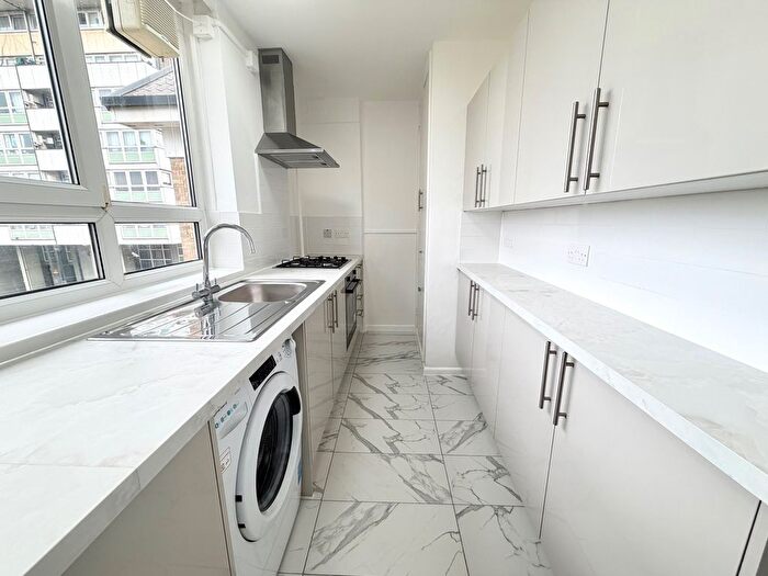 3 Bedroom Flat To Rent In Wolffe Gardens, London, E15