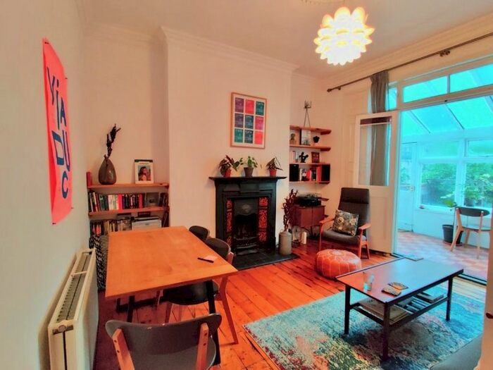 4 Bedroom Maisonette To Rent In Dunsmure Road, Stoke Newington, London, N16