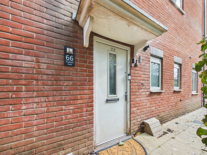 2 Bedroom Apartment For Sale In Chadwick Road, Langley, Berkshire, SL3