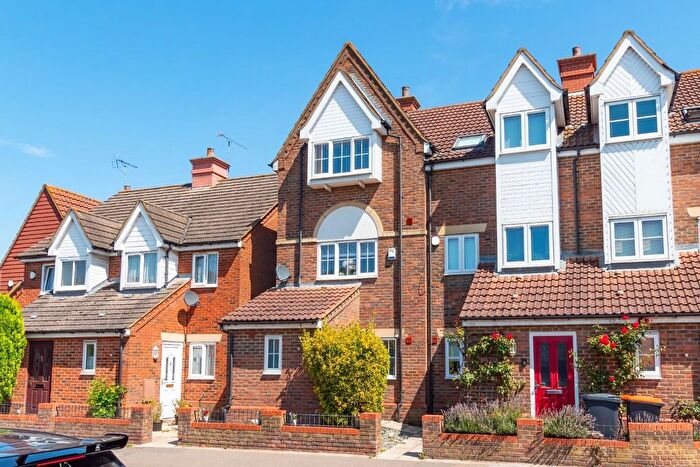 4 Bedroom End Of Terrace House To Rent In Watling Street, Hockliffe, Leighton Buzzard, LU7