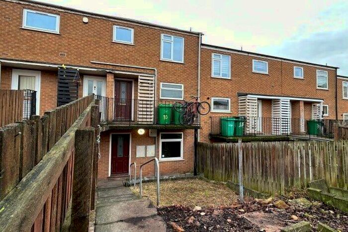2 Bedroom Property To Rent In Elgar Gardens, Nottingham, NG3