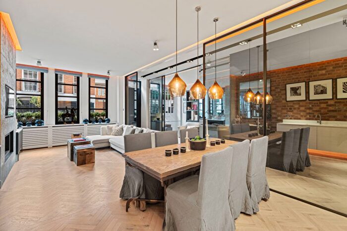 3 Bedroom Terraced House To Rent In Pavilion Road, London, SW1X