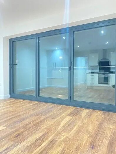 1 Bedroom Flat To Rent In Canberra Road, W13