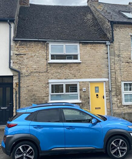 1 Bedroom Cottage To Rent In Corn Street, Witney, OX28