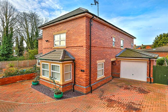 4 Bedroom Detached House To Rent In London Road, Kettering, NN15