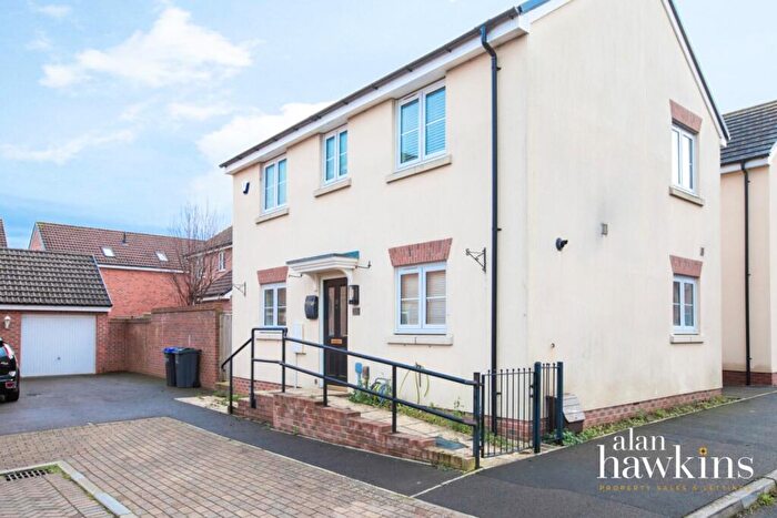 3 Bedroom Link Detached House To Rent In Buxton Way, Royal Wootton Bassett, SN4