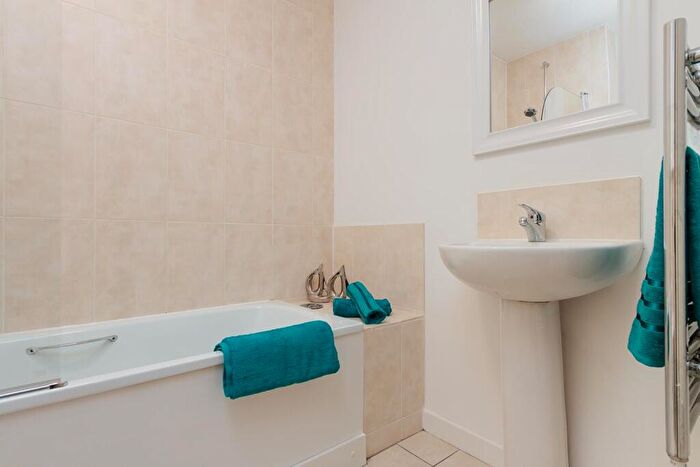 2 Bedroom Apartment To Rent In Delta Point, Blackfriars Road, Salford, M3