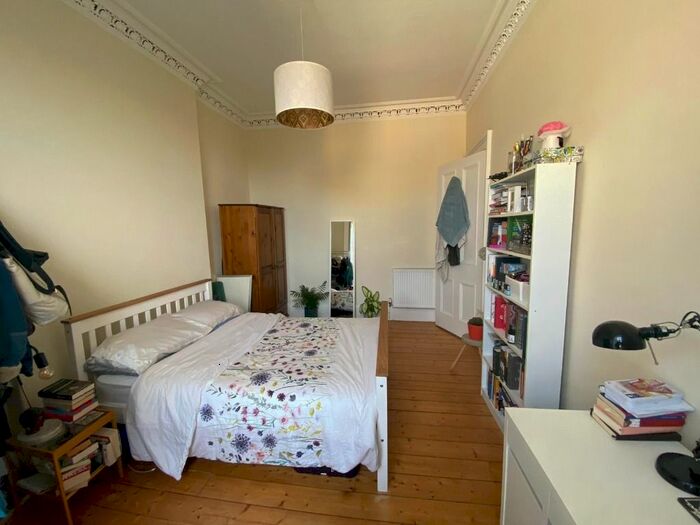 3 Bedroom Flat To Rent In Sciennes Road, Sciennes, Edinburgh, EH9