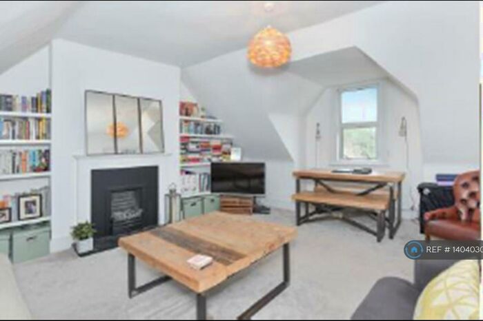 2 Bedroom Flat To Rent In Devonshire Road, London, SE23