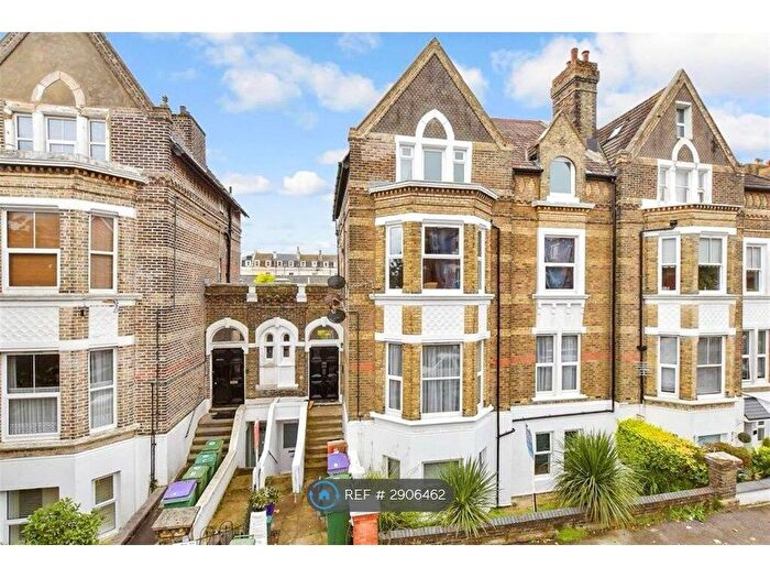 2 Bedroom Flat To Rent In Ingles Road, Folkestone, CT20