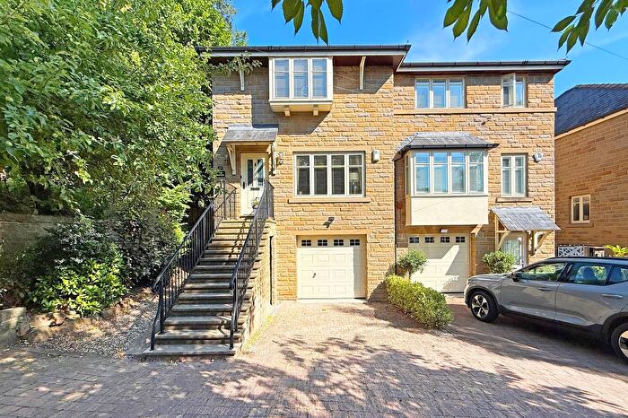 4 Bedroom Property For Sale In Coppice Drive, Harrogate, HG1