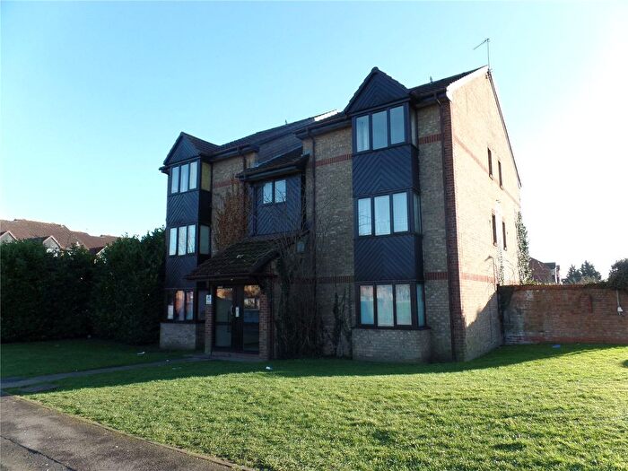 Studio To Rent In Holly Gardens, Middlesex, UB7
