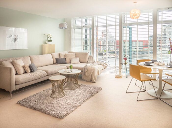 3 Bedroom Flat For Sale In Western Beach, Hanover Avenue, Royal Docks, London, E16