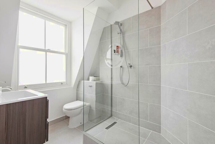 3 Bedroom Flat To Rent In Cremorne Road Chelsea, SW10