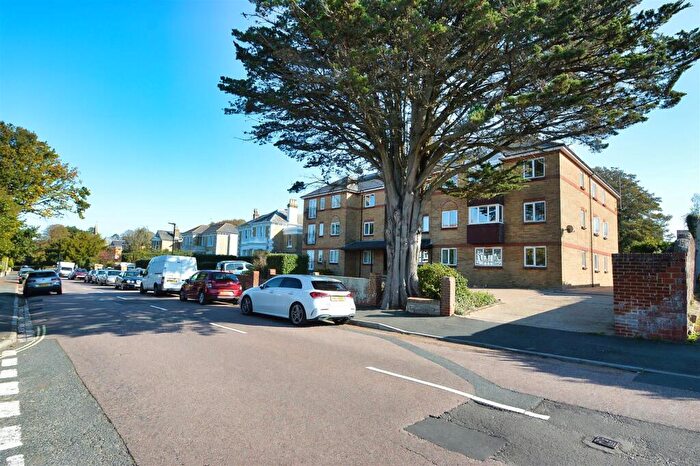 2 Bedroom Flat For Sale In Elmfield, Ryde, PO33