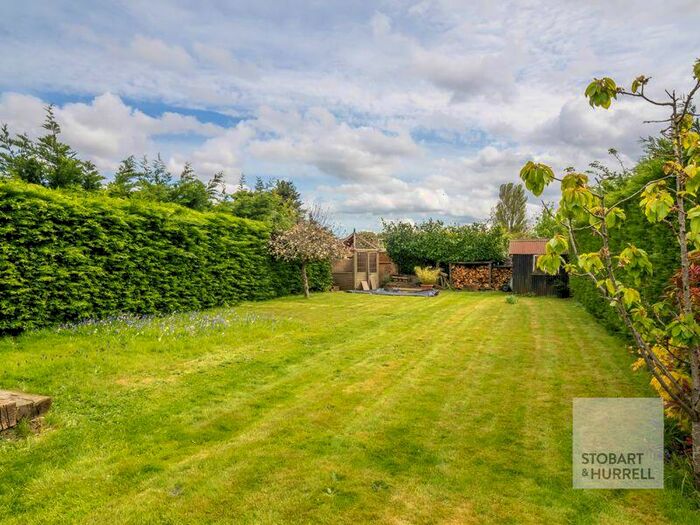 4 Bedroom Detached House For Sale In Lonsdale Road, Rackheath, Norfolk, NR13