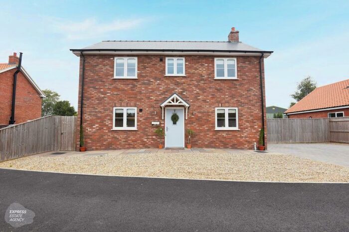 4 Bedroom Detached House For Sale In Paddock Close, Legbourne, Louth, LN11