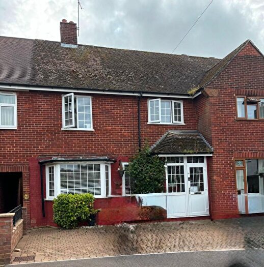 3 Bedroom Terraced House For Sale In Lawrence Drive, DA12