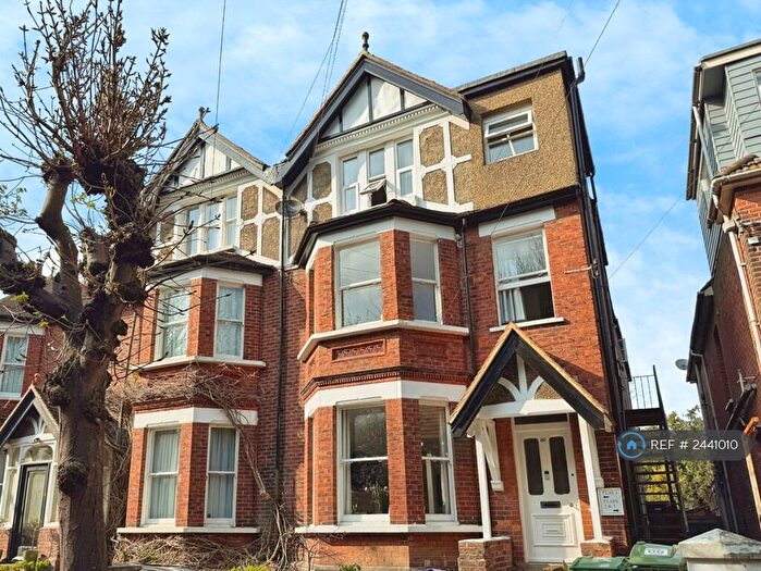 2 Bedroom Flat To Rent In Broadmead Road, Folkestone, CT19
