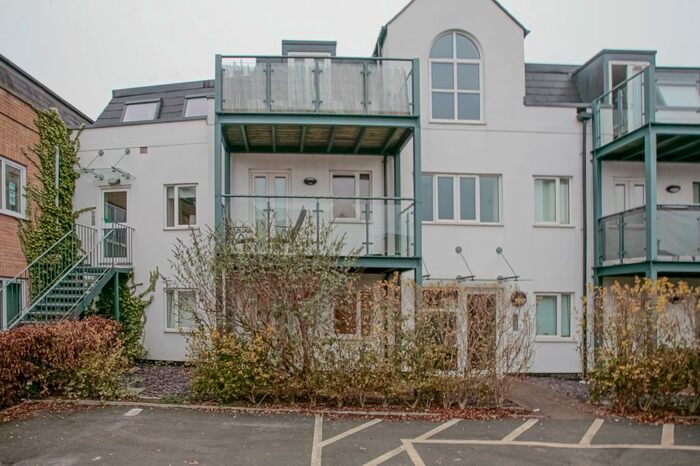 2 Bedroom Flat To Rent In Oxford Road, Cowley, Oxford OX4