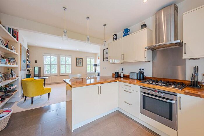 2 Bedroom Apartment To Rent In Rosenau Road, Battersea, SW11