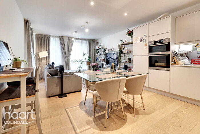 3 Bedroom Apartment For Sale In Dove Tree Apartments, Grove Park, NW9
